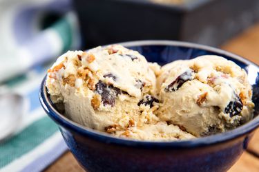 oatmeal cookie ice cream